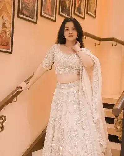 Escort Maudaha